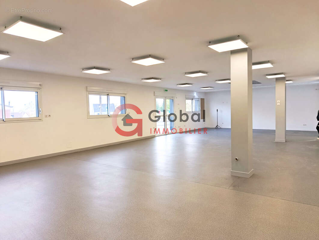 Commerce à FONTENAY