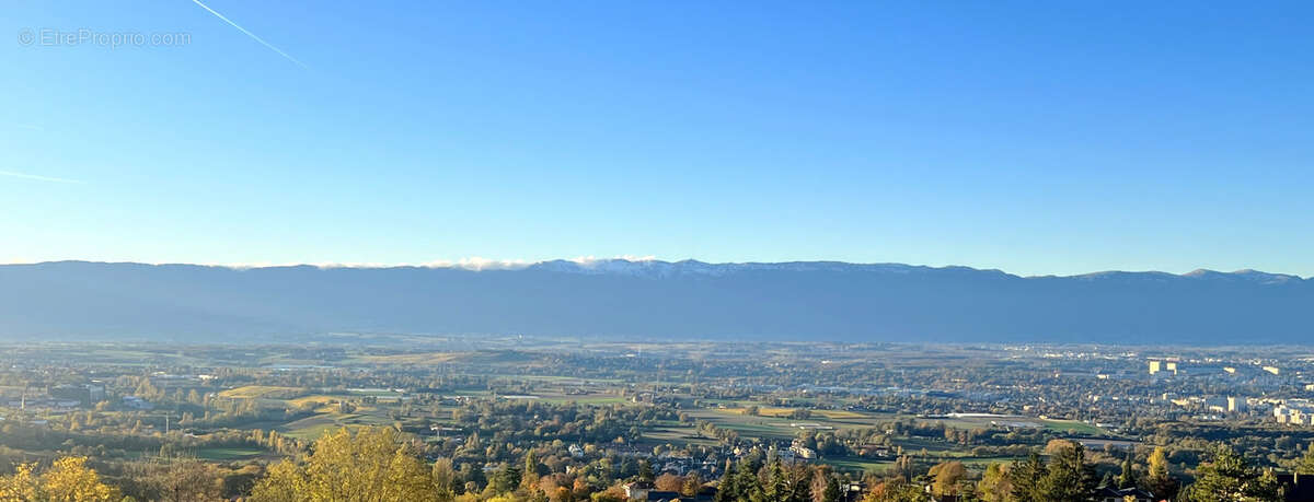 Maison à COLLONGES-SOUS-SALEVE