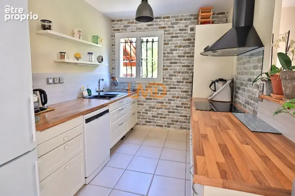 Saint Maximin proche centre: maison T4 103m2 - parking - jardin - photo 6