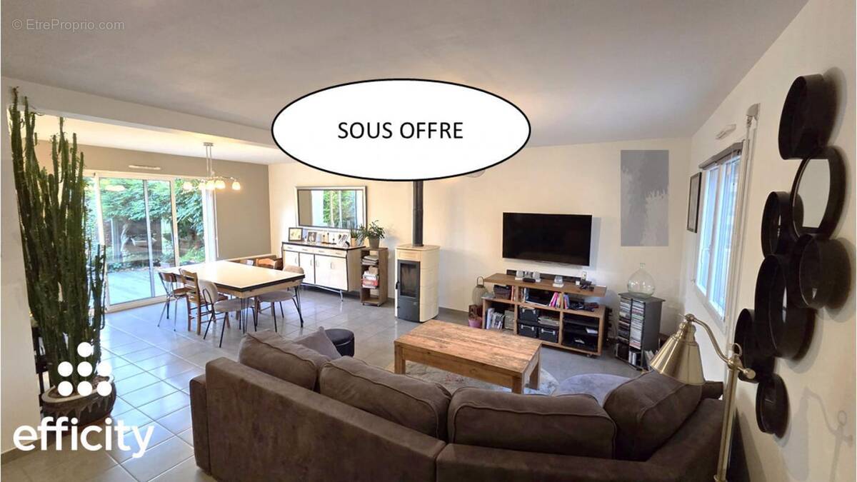 Maison à BOURG-DES-COMPTES