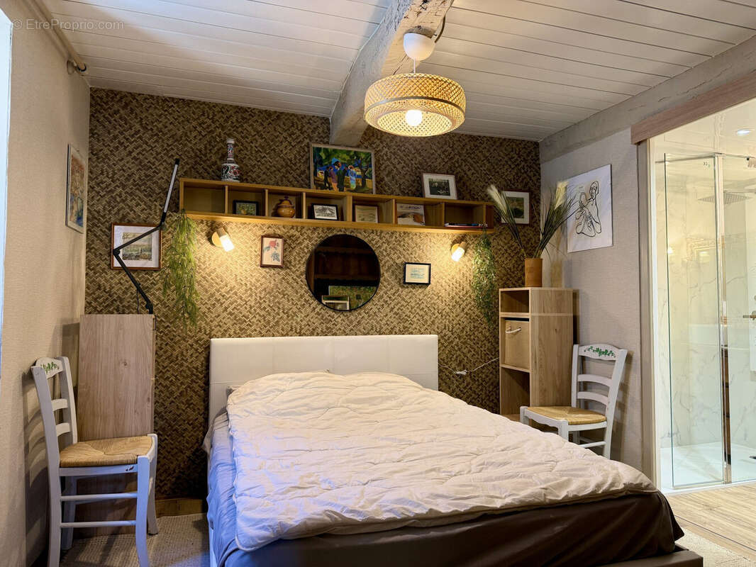 Dickjan POPPEMA de eXp France vous propose une belle petite maison rénovée