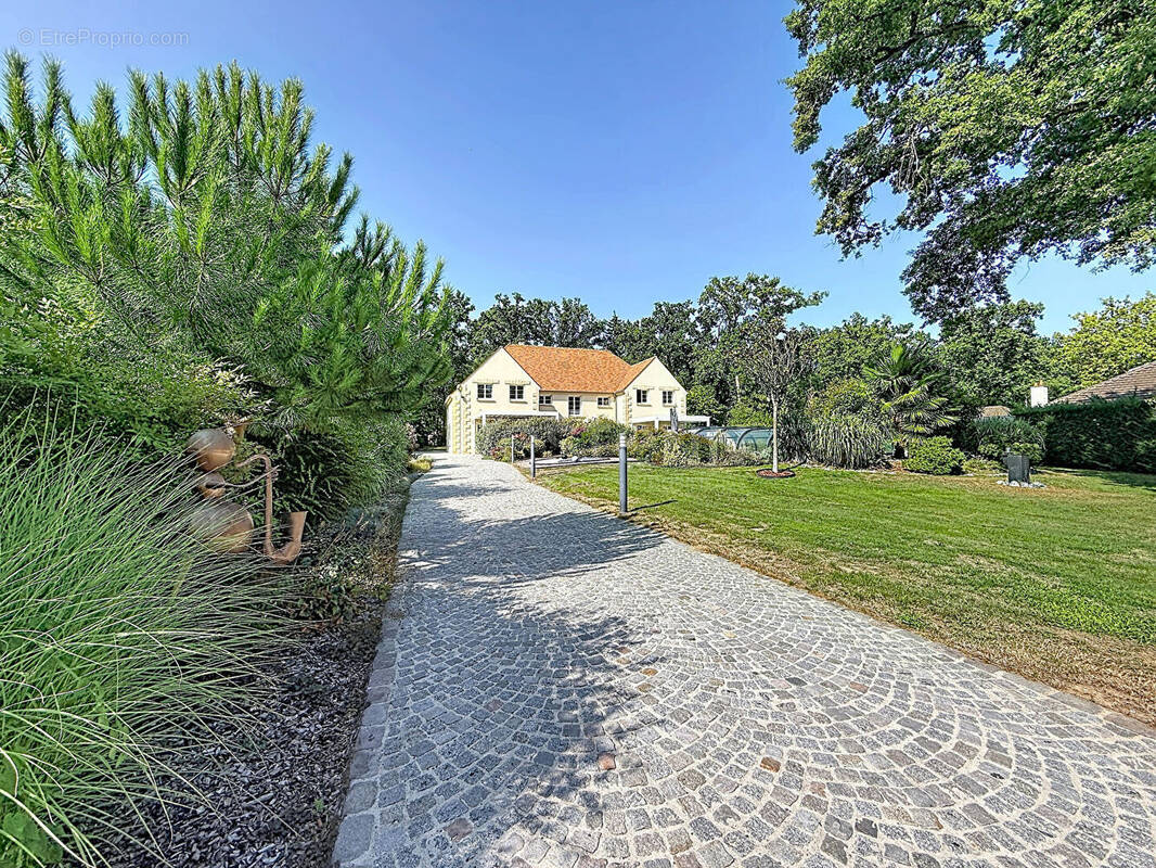 Maison à LAMORLAYE