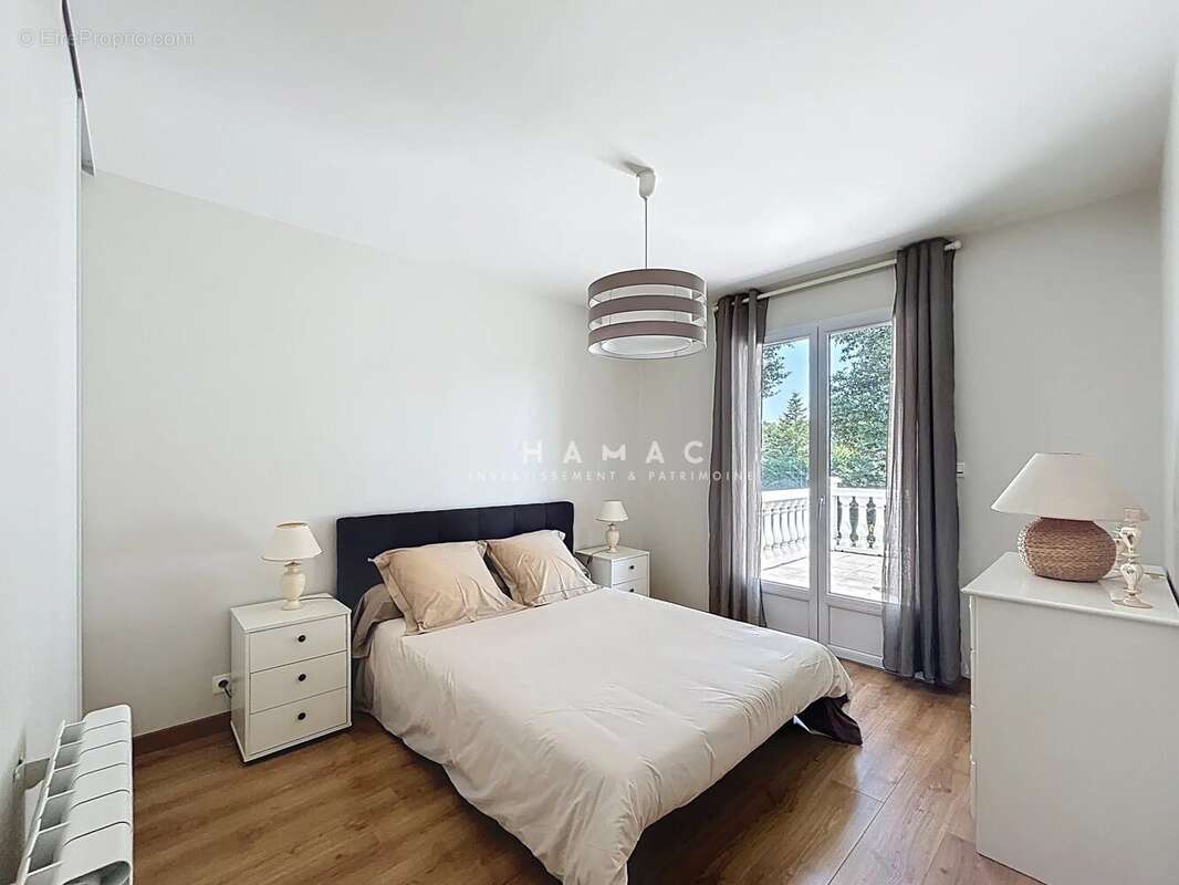 Maison à LA TOUR-DE-SALVAGNY