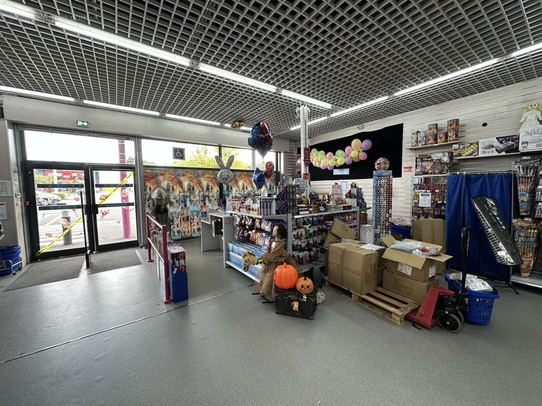 Aushopping leers (59)- local commercial 670m2 - photo 3