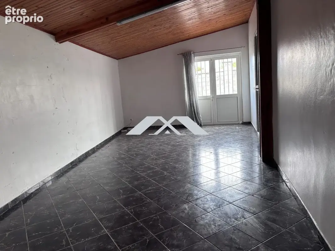 Maison 10 pièces 223 m² à vendre à Le Tampon (97430) - photo 6