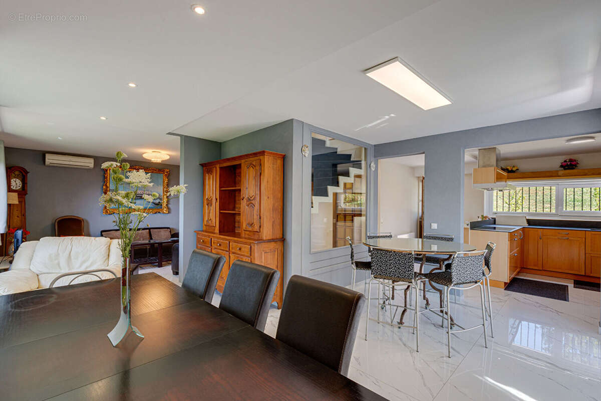 Maison Ballaison 5 pièces rénovée de 157.55 m² - photo 4