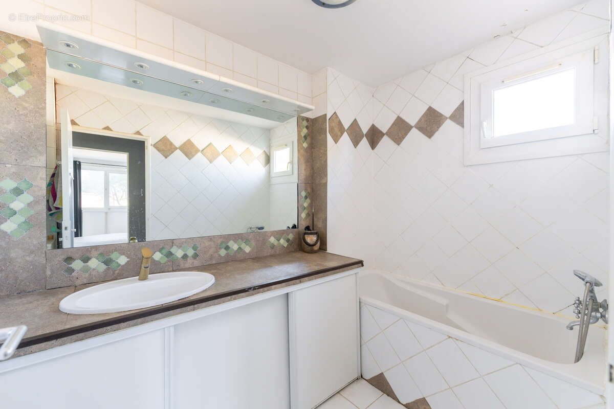 Appartement à MARSEILLE-10E