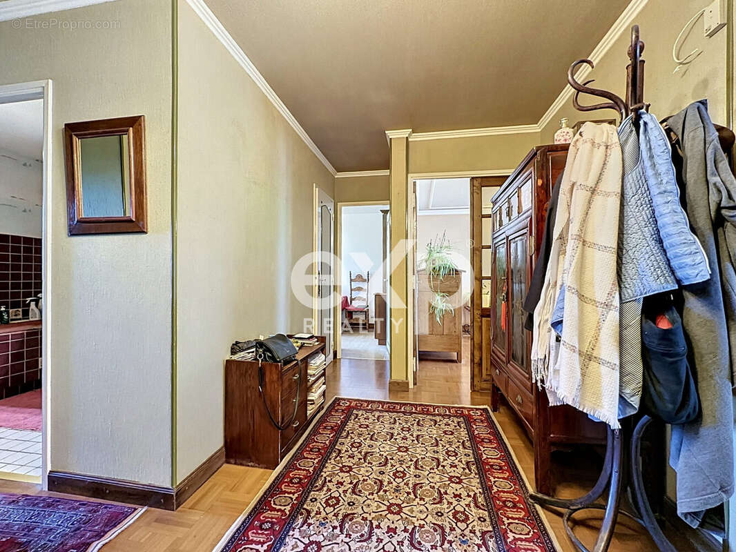 Appartement 100 m² à Saint-Denis  - photo 9