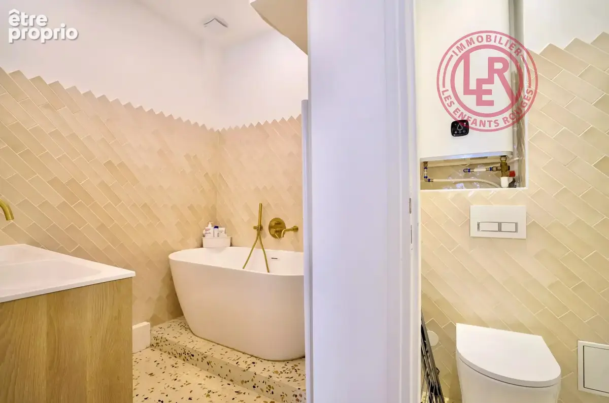LE MARAIS – Rue Meslay – Appartement d’exception entièrement rénové - photo 9