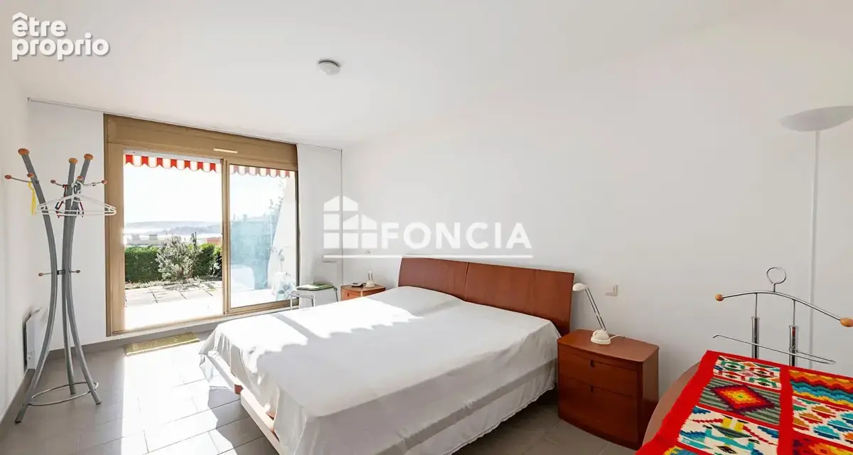 Menton garavan, 4 pieces avec terrasse et jardin vue mer, dans residence au calme avec piscine, vendu avec garage et cave - photo 4