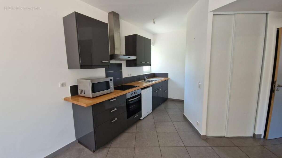 À vendre – Appartement avec terrasse en centre-ville d’Albens (Entrelacs) - photo 2