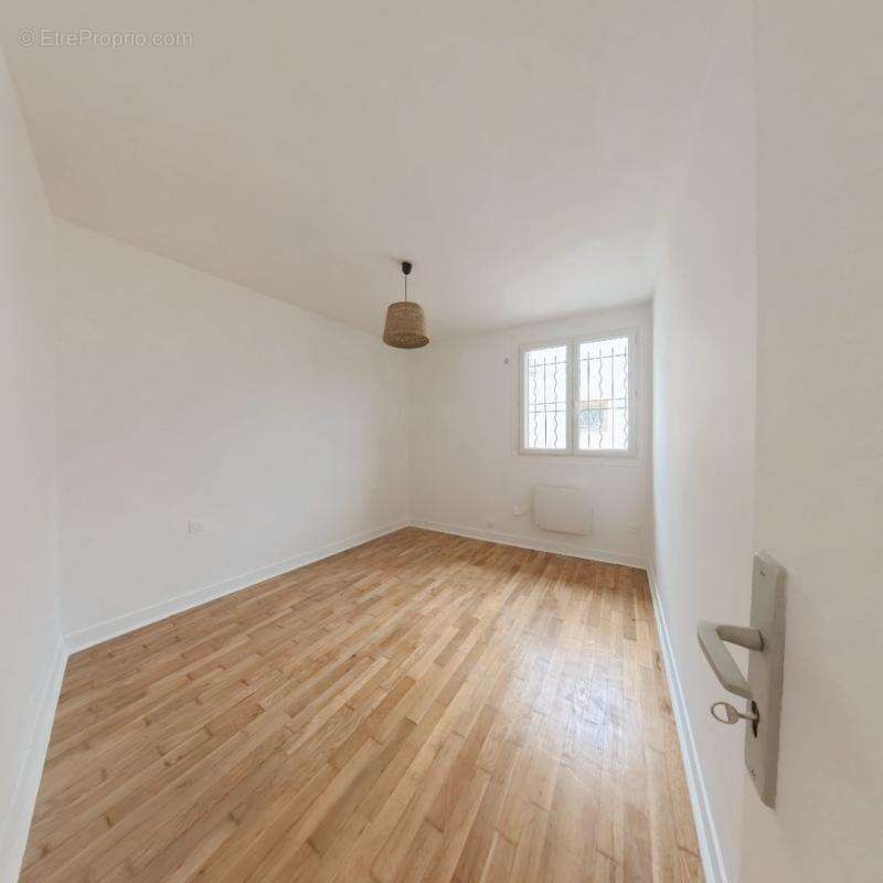 Appartement à FONTENAY-SOUS-BOIS