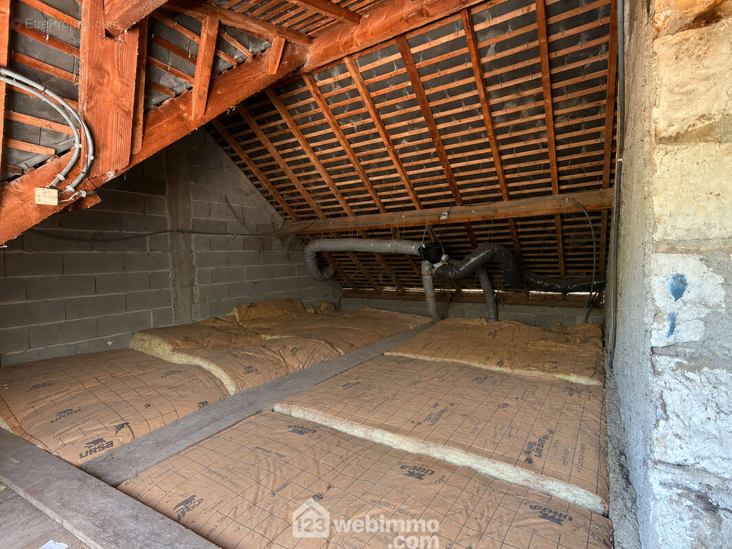 Maison 98 m² à Longue-Jumelles  - photo 9