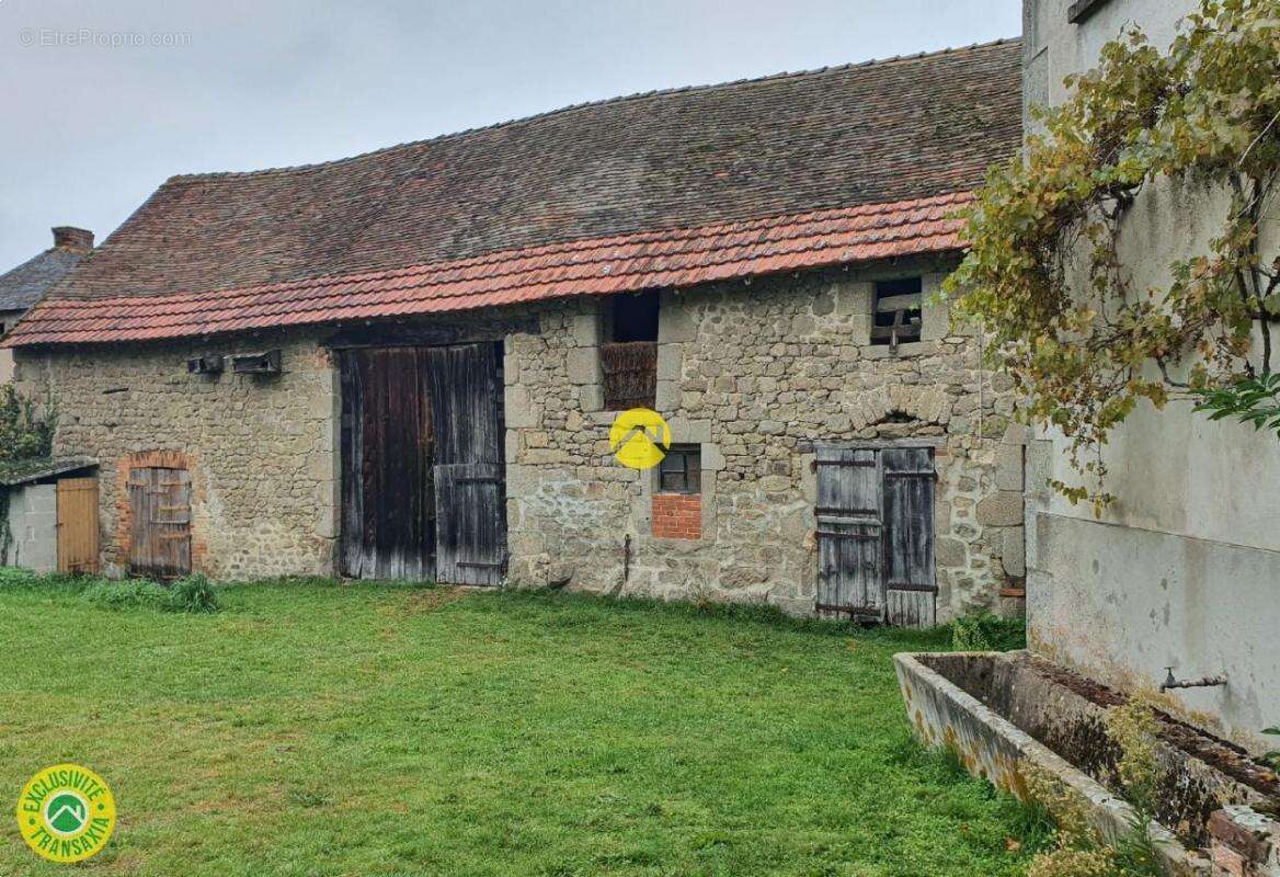 Maison à PEYRAT-LA-NONIERE
