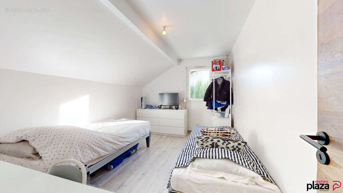 Maison à SCIENTRIER