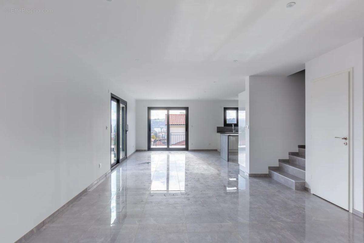 Maison à BOURGOIN-JALLIEU