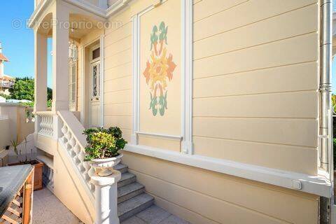Appartement à BEAULIEU-SUR-MER
