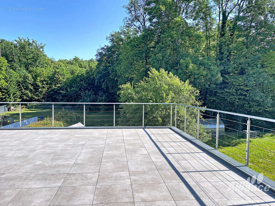 Maison de prestige de 162 m2  avec 4 chambres en lisière de forêt   Cadre atypique - photo 16