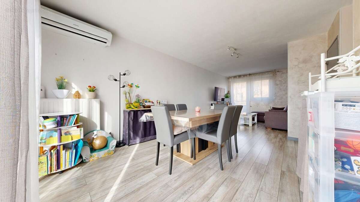 Appartement à VENISSIEUX