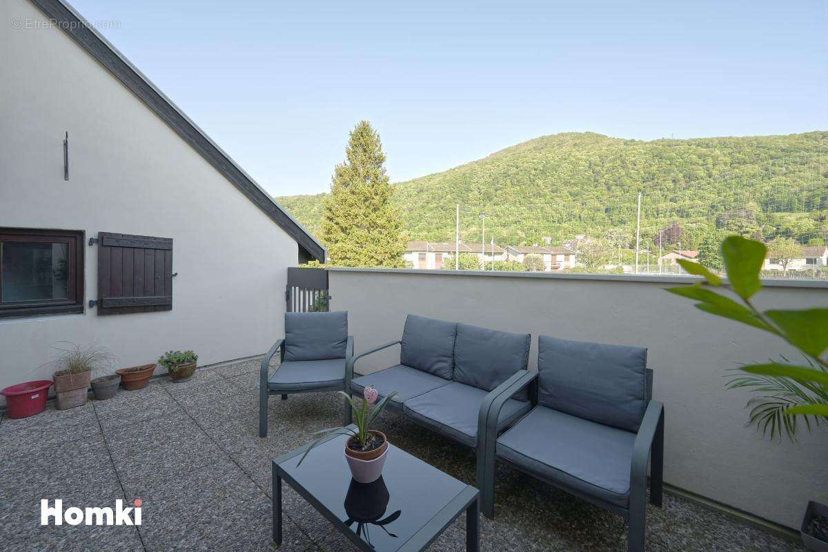Appartement à POISAT