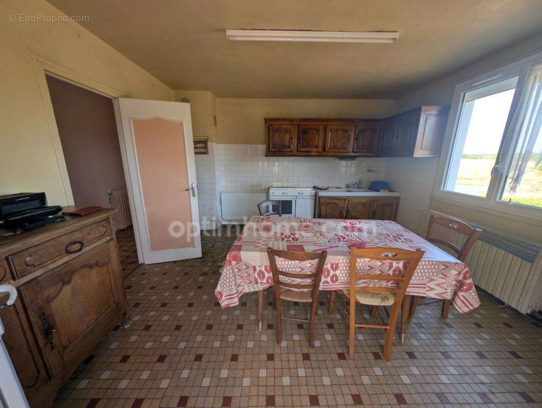 Maison familiale avec sous-sol complet sur 3 264 m² de terrain – Savignac-Lédrier (Dordogne – Périgord Vert) - photo 3
