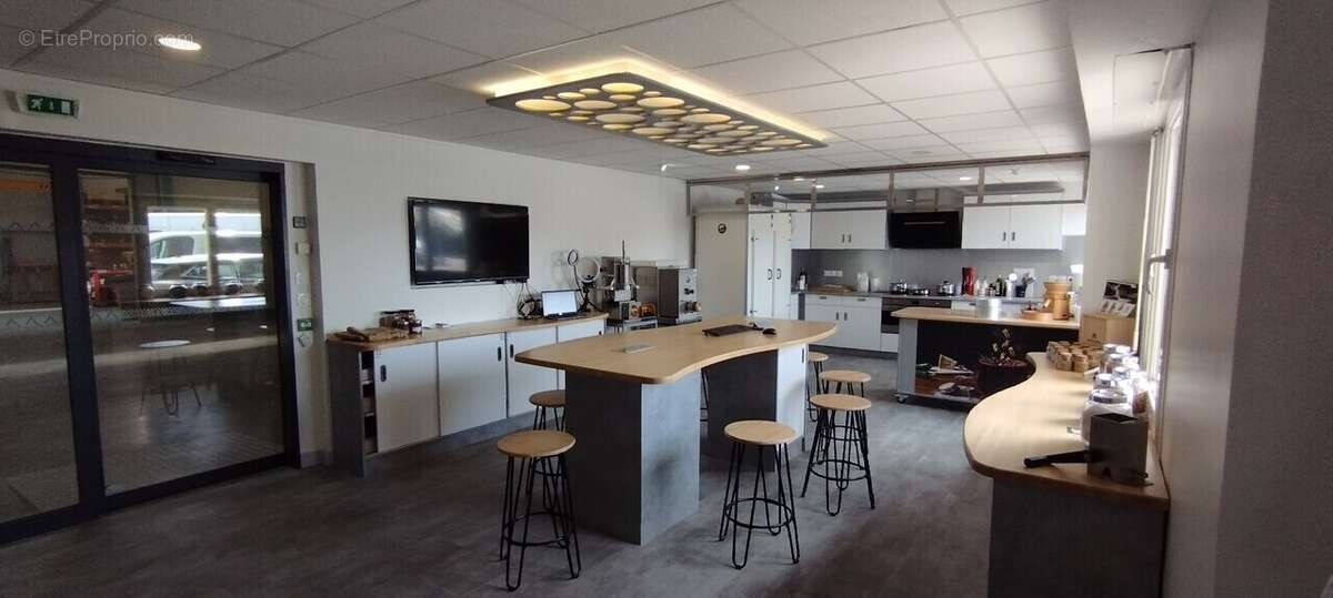 Commerce à ROMANS-SUR-ISERE