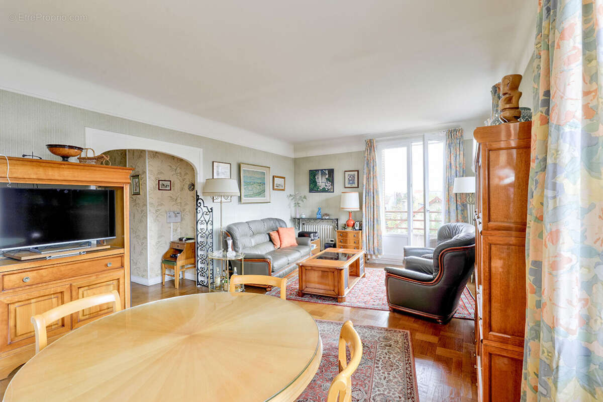 Appartement à COLOMBES