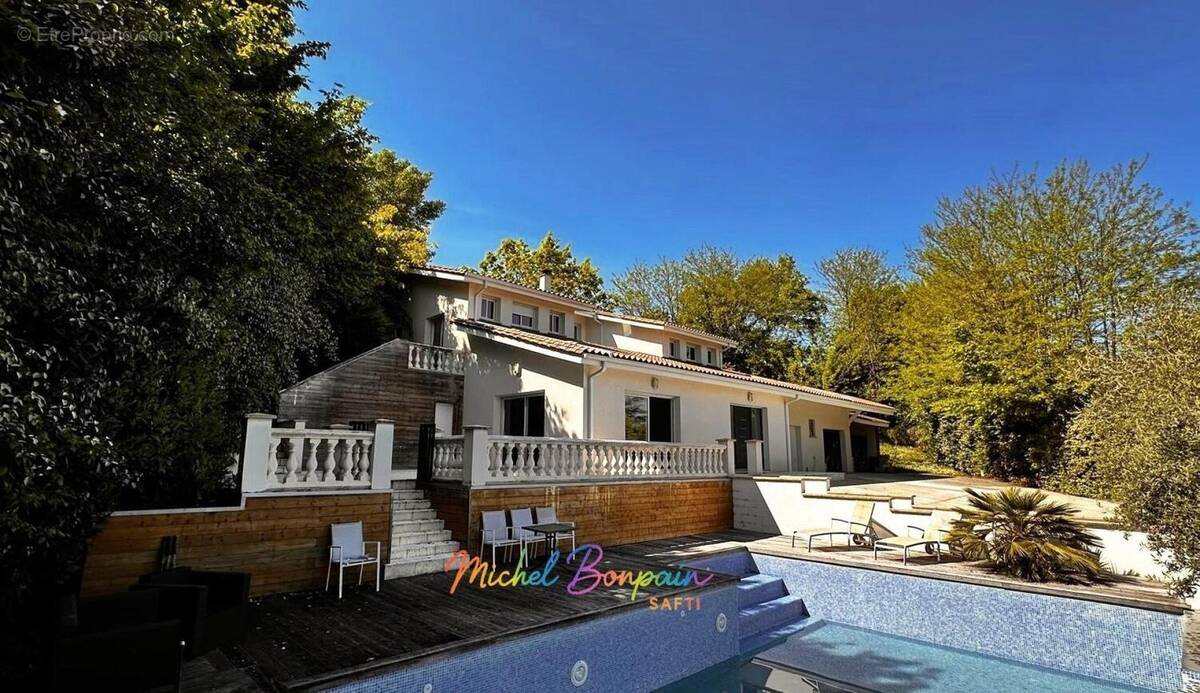 Photo 1 - Maison à ARVEYRES