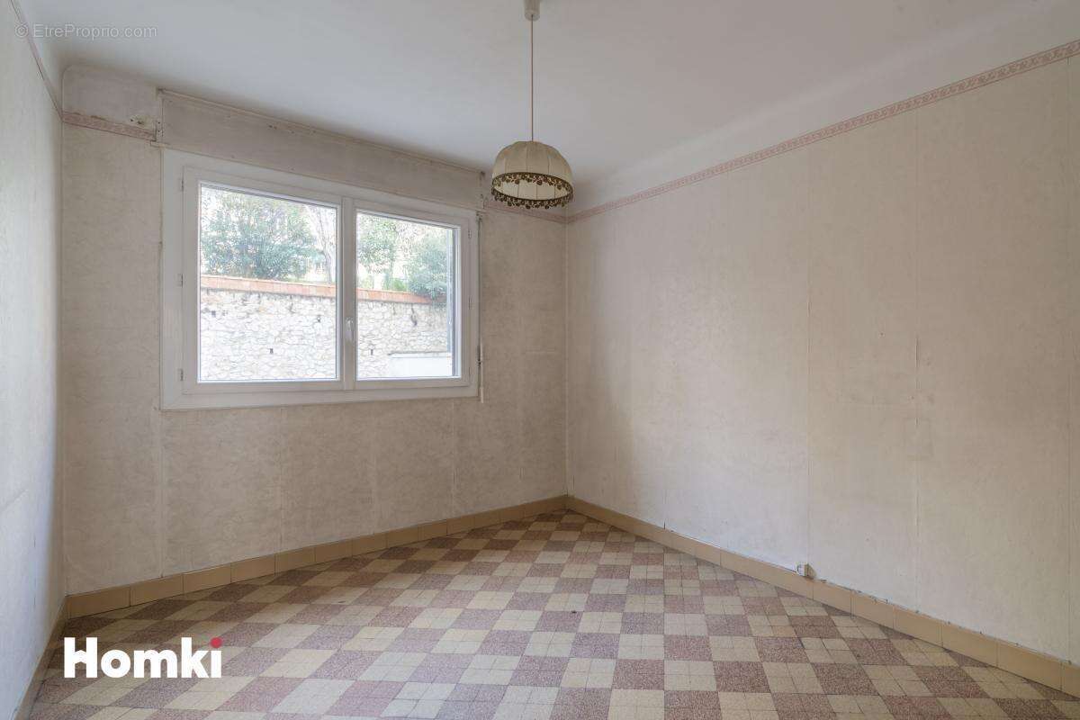 Appartement à MARSEILLE-5E