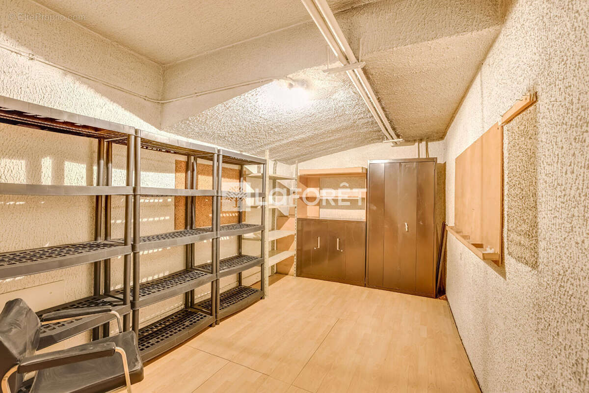 Local commercial Paris 38 m2 - photo 8