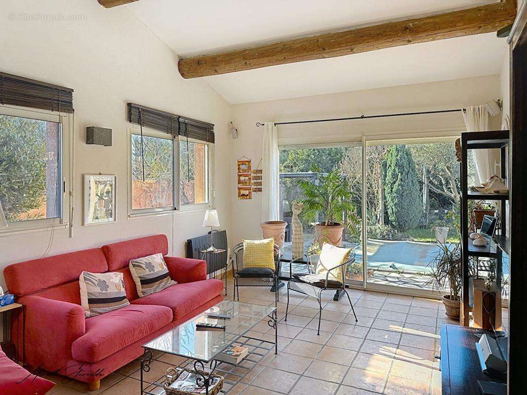 Maison à JONQUIERES-SAINT-VINCENT