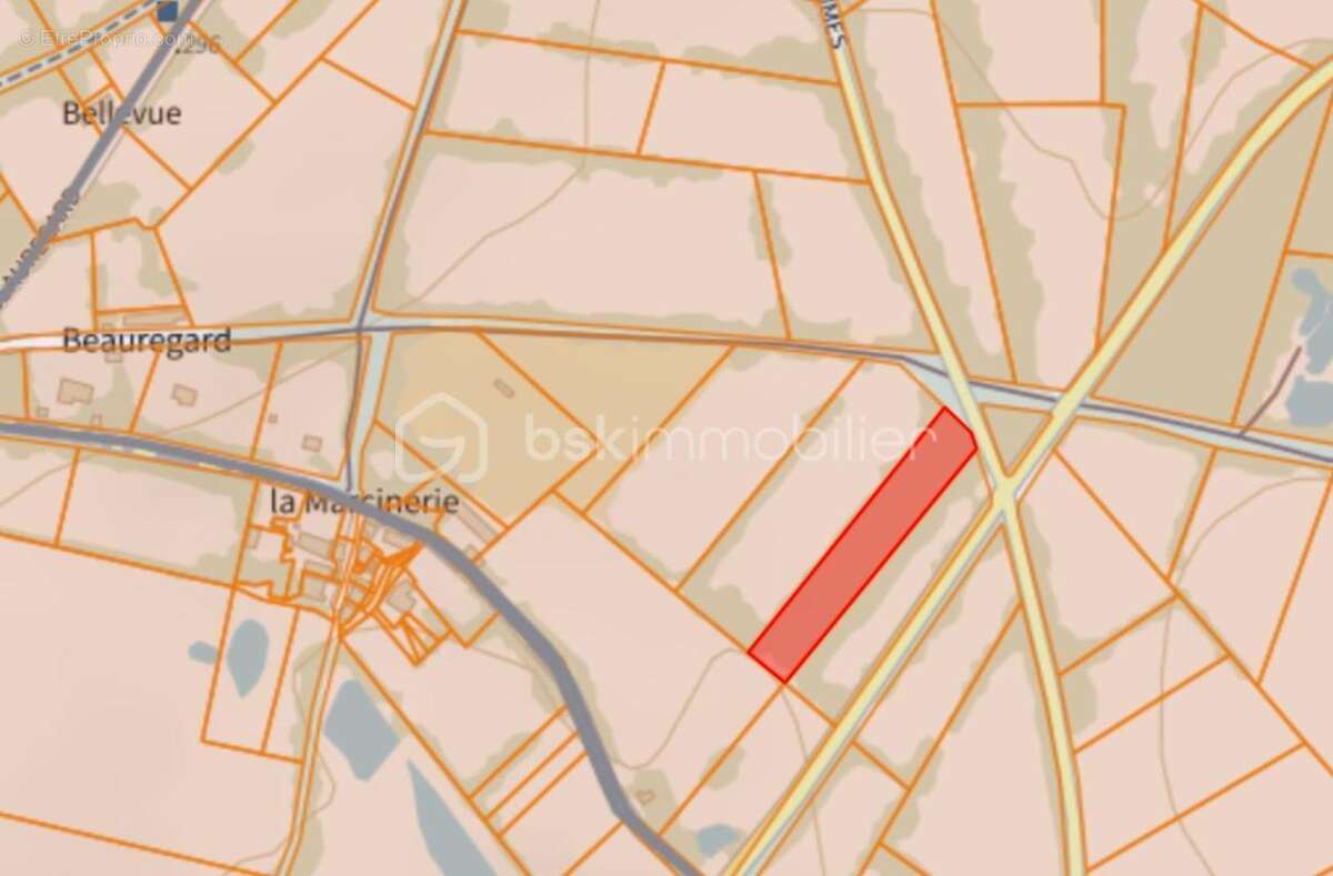 Terrain à MOUTIERS-EN-PUISAYE