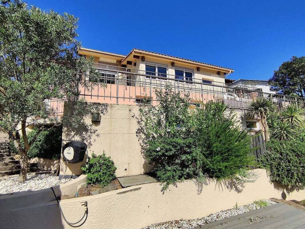 Maison 90 m² à Roquebrune-Sur-Argens  - photo 4