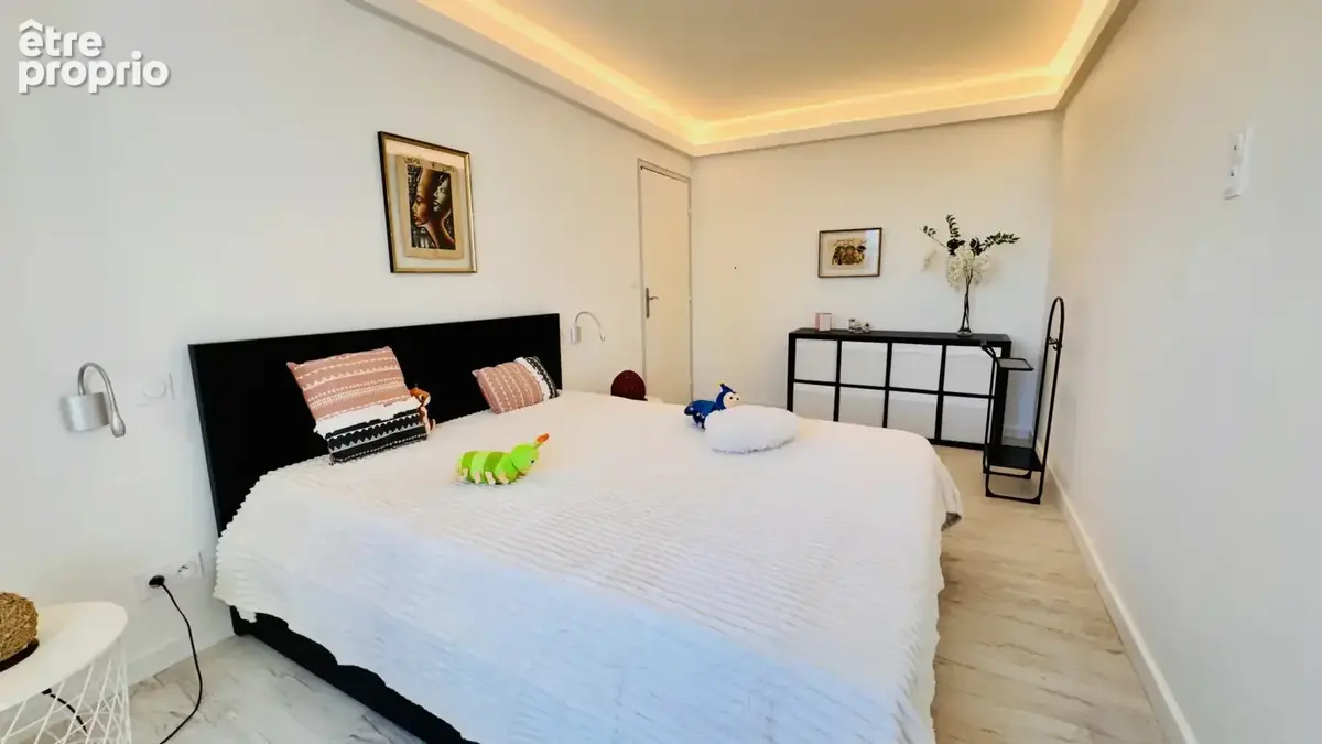 Bel appartement 4 chambres, rénové, extérieur et parking, proche du port et du Mourillon - photo 5