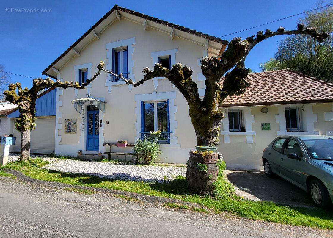 Maison à RAZAC-SUR-L'ISLE