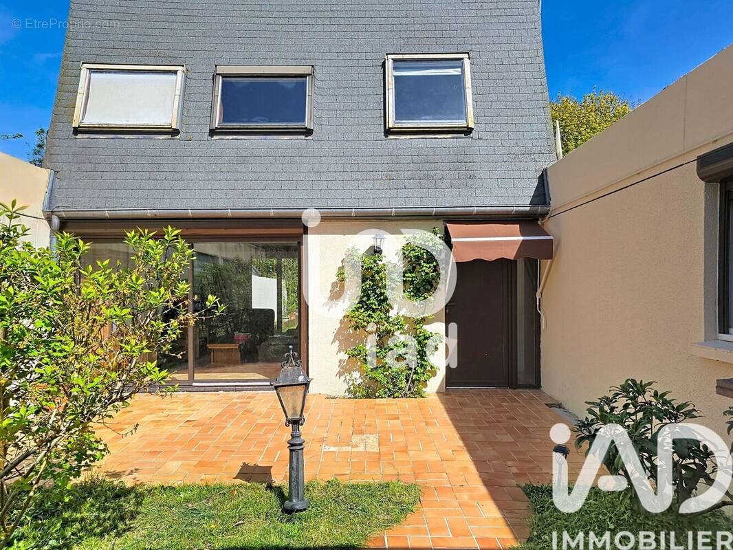 Photo 1 - Maison à GRETZ-ARMAINVILLIERS