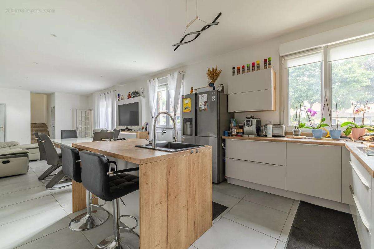 Maison à CHAMPIGNY-SUR-MARNE