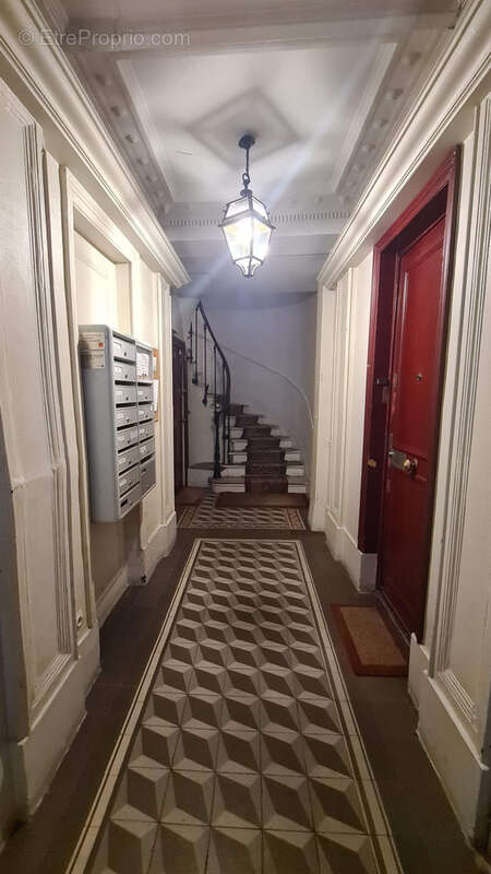 Appartement à PARIS-9E
