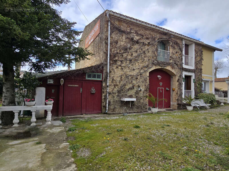 Domaine viticole 180 m² + dépendances + hangar – 6 754 m² – 15 min Carcassonne / Limoux - photo 3