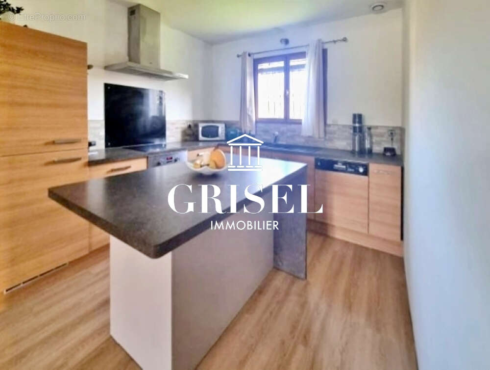 Maison à AYGUEMORTE-LES-GRAVES