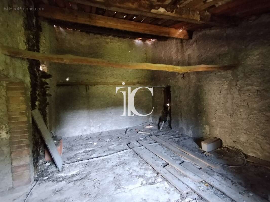 Propriété de caractère  Ancienne filature à réinventer dans un cadre d'exception - A RENOVER ENTIEREMENT - - photo 19