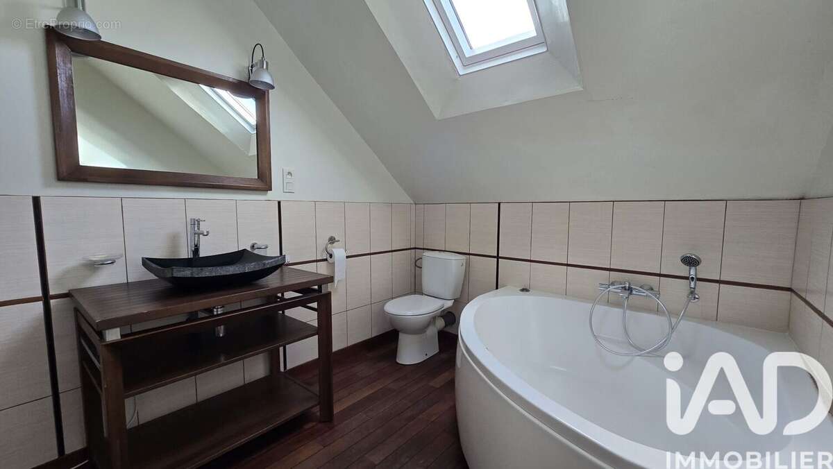 Photo 9 - Maison à LIVRE-SUR-CHANGEON