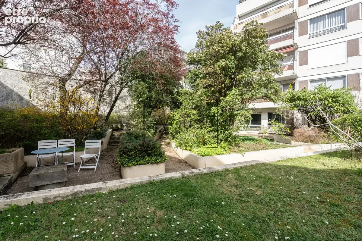 Grand deux pièces rénové, avec balcon au calme et proche de la Villette (Paris XIXe) - photo 16