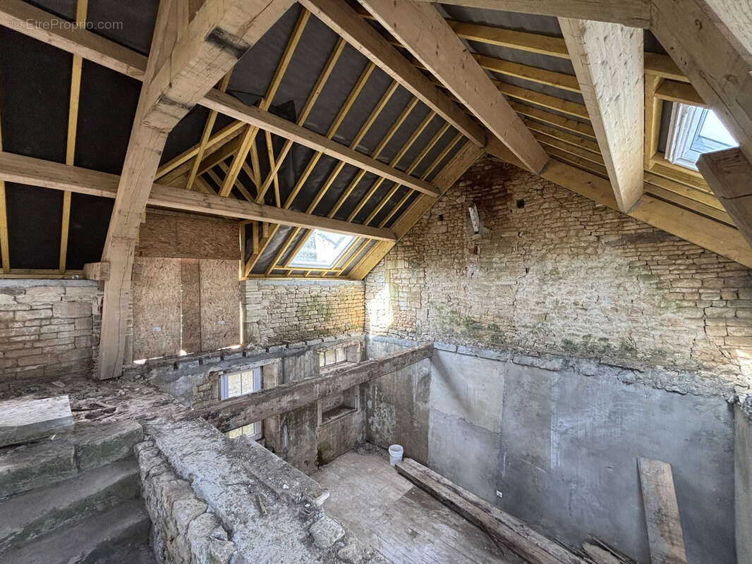 Maison en pierre à rénover - photo 15