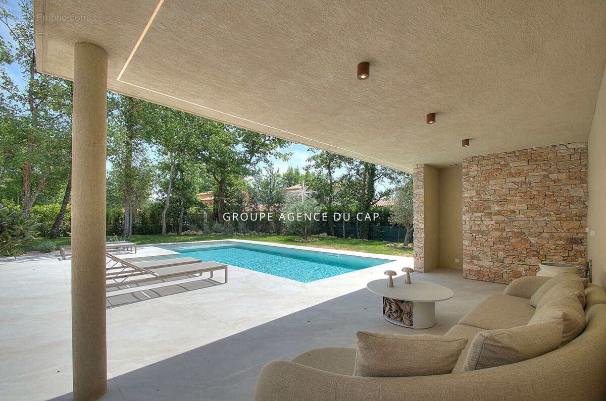 Villa de grand standing à vendre à Tourrettes, coeur de golf - 3600000 - photo 2
