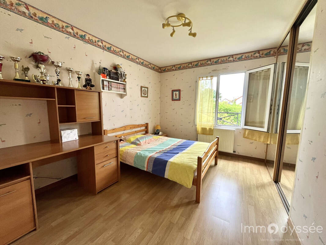 Maison à CHAMPS-SUR-MARNE