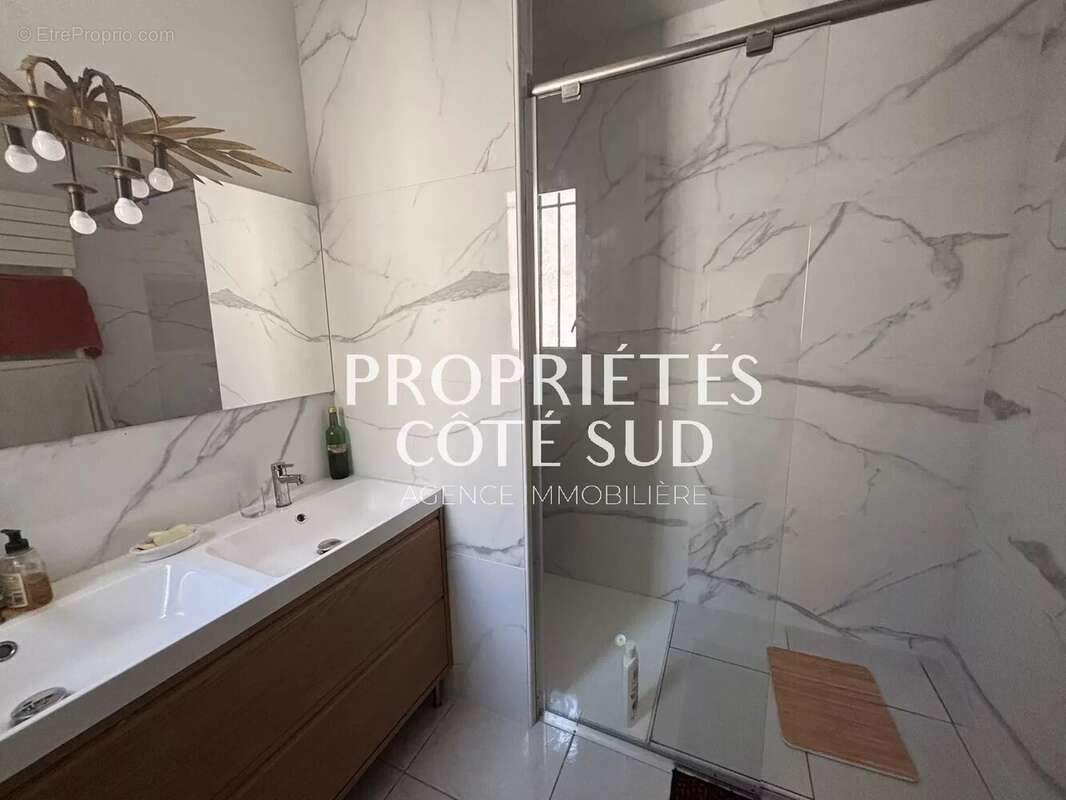 Maison à VILLENEUVE-LES-AVIGNON