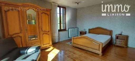 Appartement à BRISON-SAINT-INNOCENT