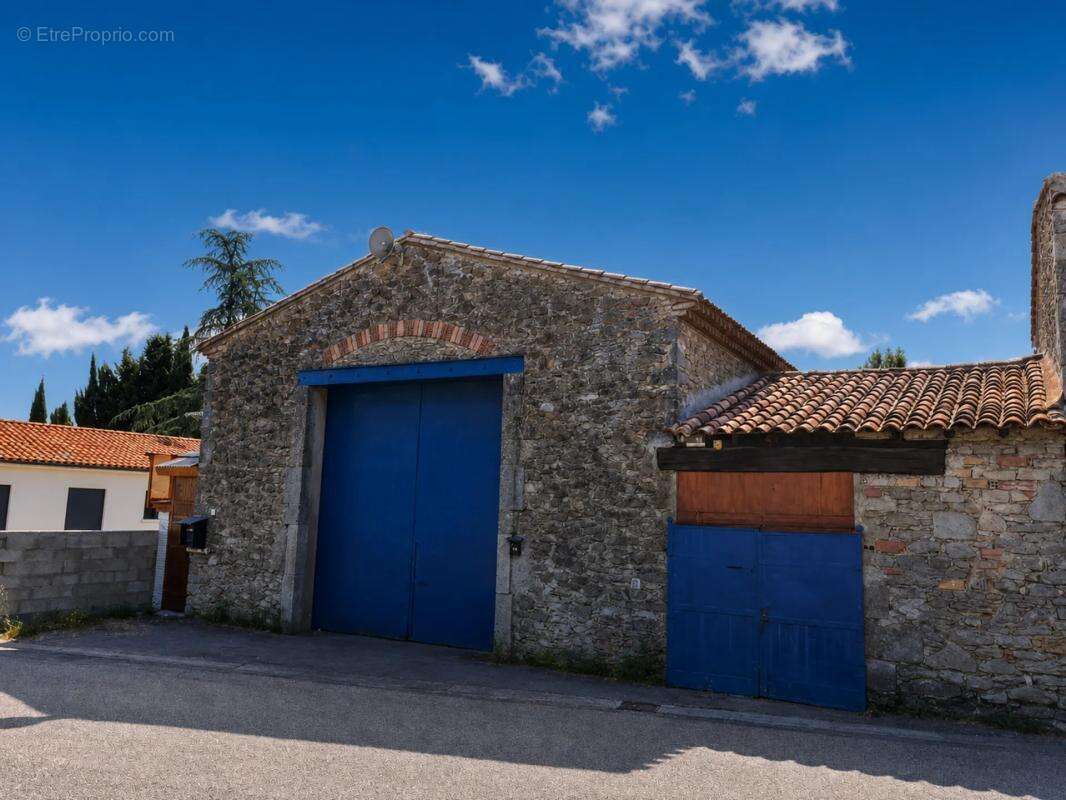 Maison de 4 pièces de 130 m² à Sainte-Eulalie - photo 2