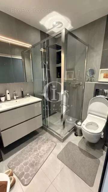 Appartement à VALLAURIS